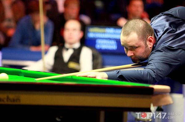 为球迷们展 为球迷们展