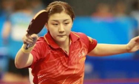 人们聚在一 人们聚在一