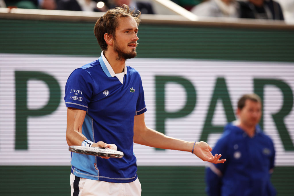 伴随着两队 伴随着两队